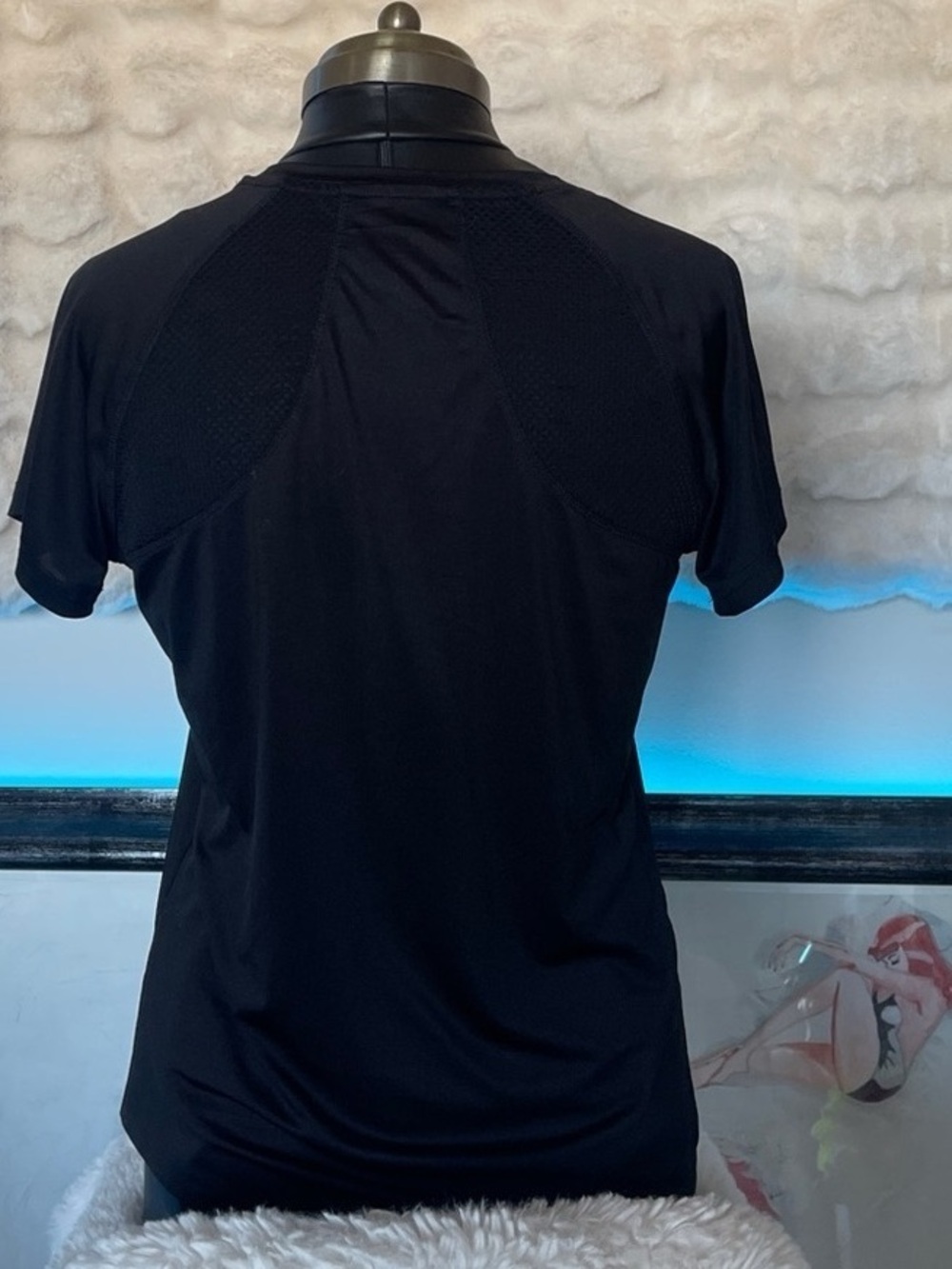 Men's Black Short-Sleeve Performance Tee